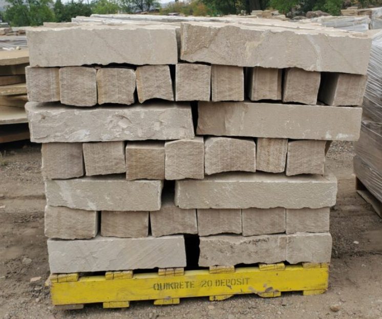 Colorado Buff Stripstone natural stone — Full Veneer