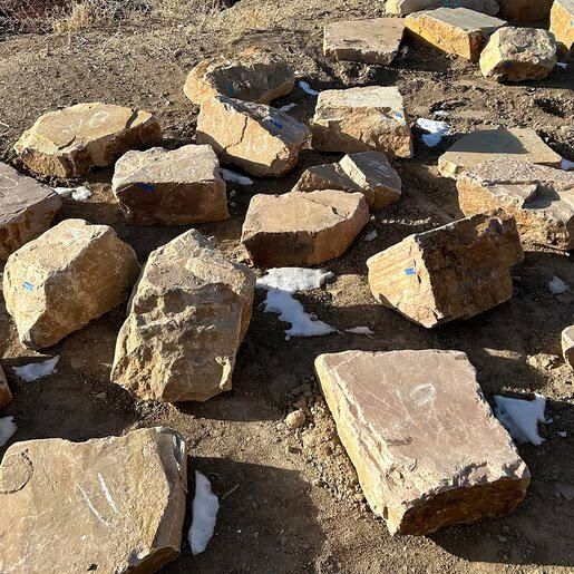 Colorado Brown Boulders/Slabs — photo 1