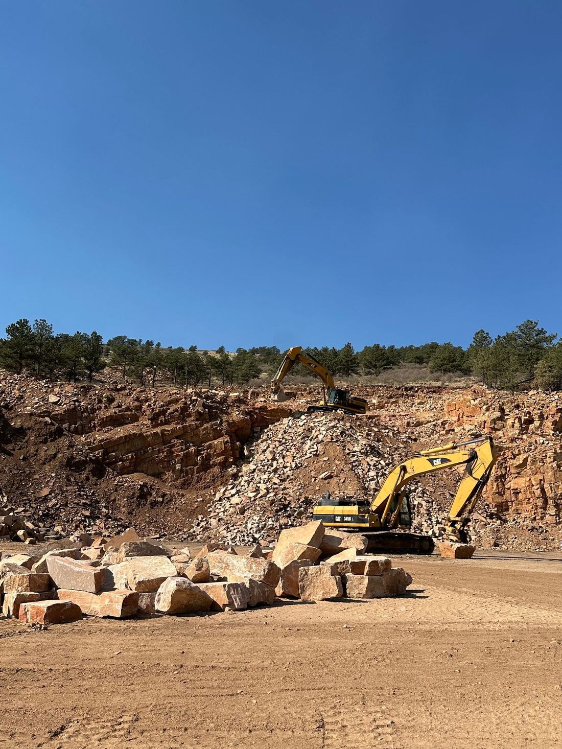 Colorado Buff Boulders/Slabs — photo 4