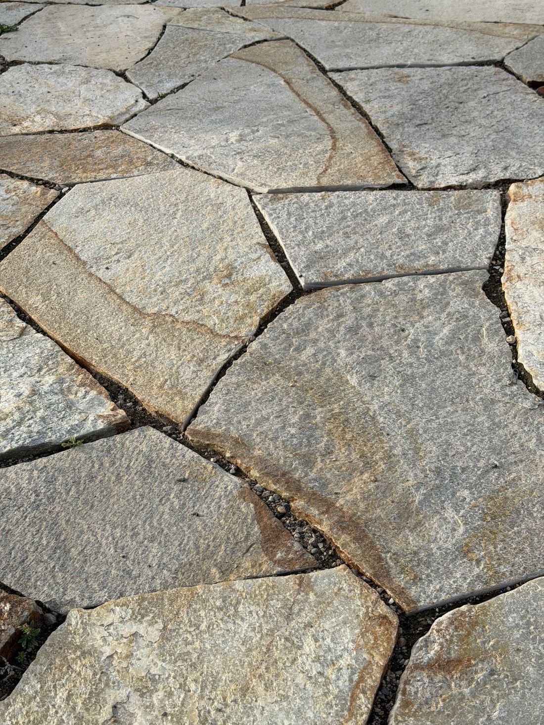 Quartzite Gold Flagstone — photo 2