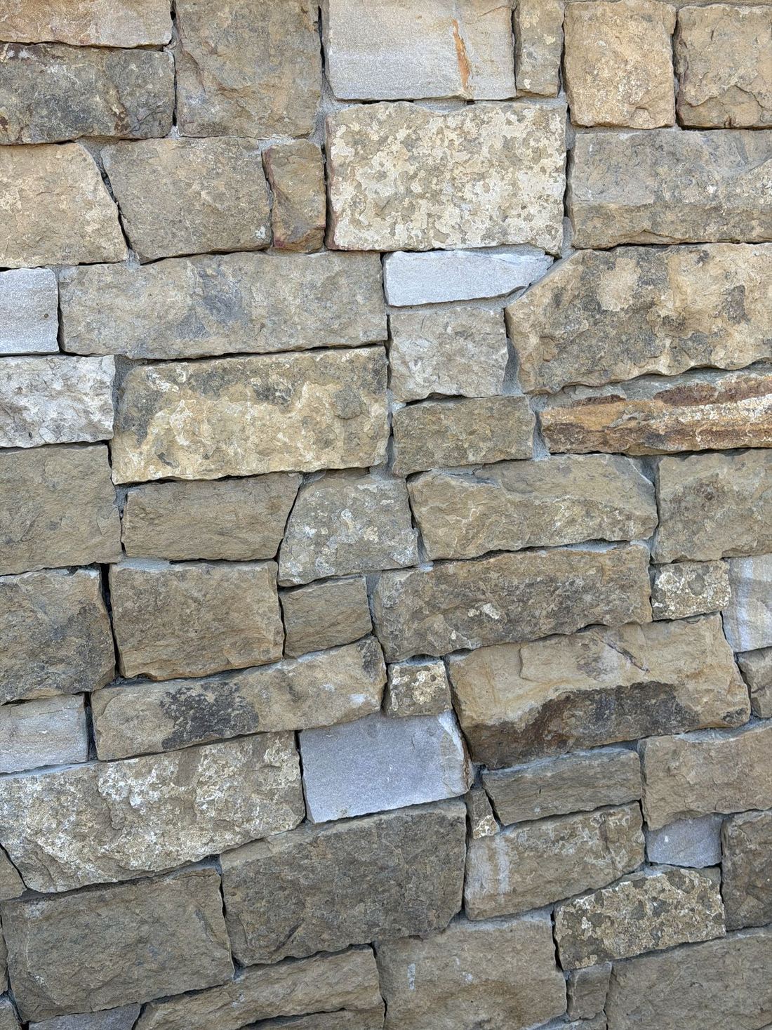 Sagebrush natural stone — Thin Veneer