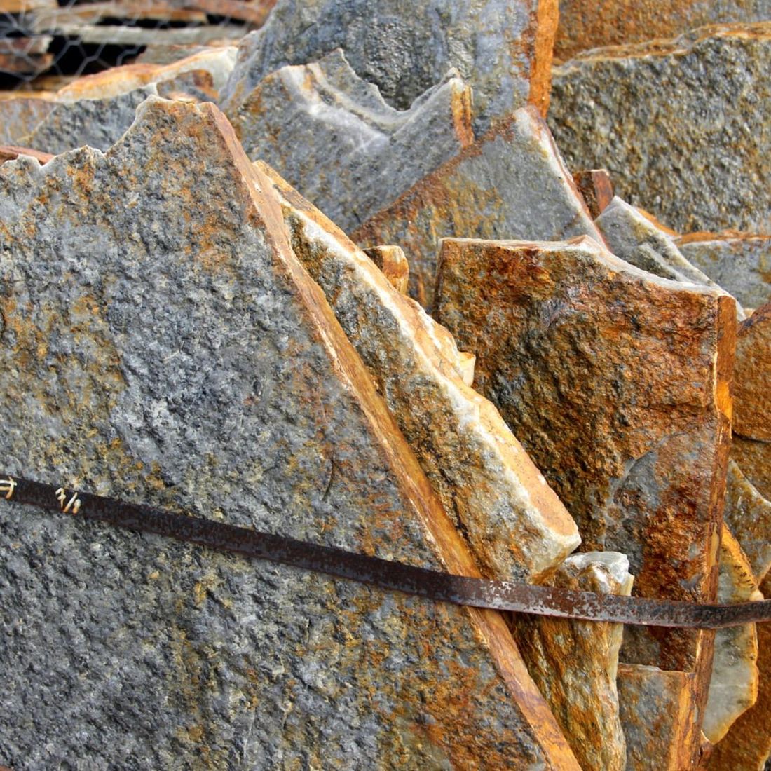 Quartzite Gold Flagstone natural stone — Flagstone