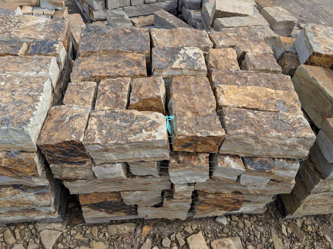 Brown Chopped Straight Edge natural stone — Full Veneer